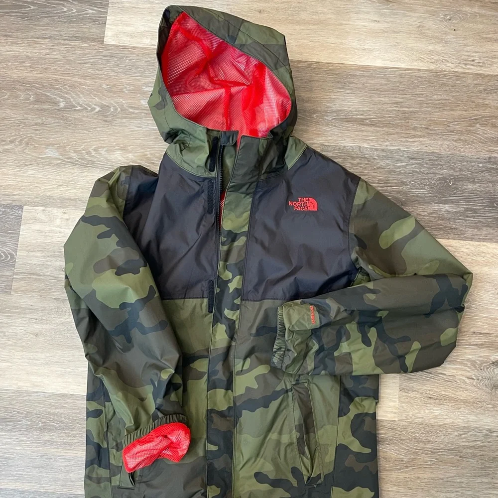 The North Face Kids Camouflage Raincoat - Green and Black - Picture 1 of 6